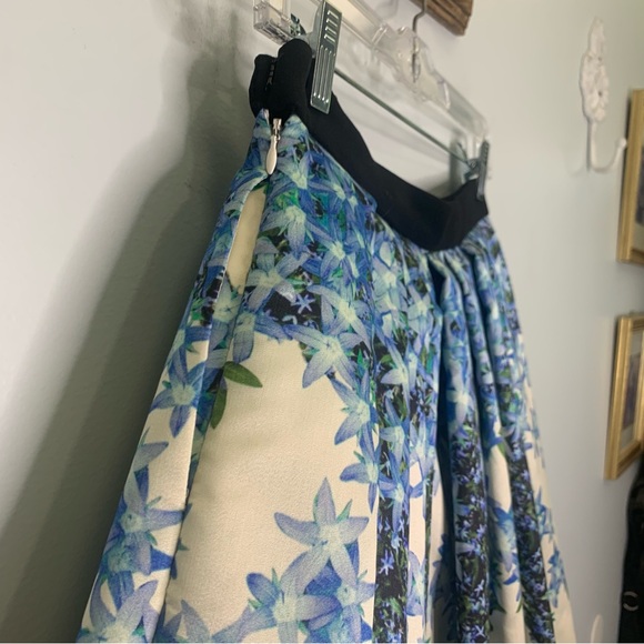 Tibi 100% Silk Gazar Blue Floral Pleated Full Sidewalk Luxury Midi Skirt Size 2 - Picture 10 of 16